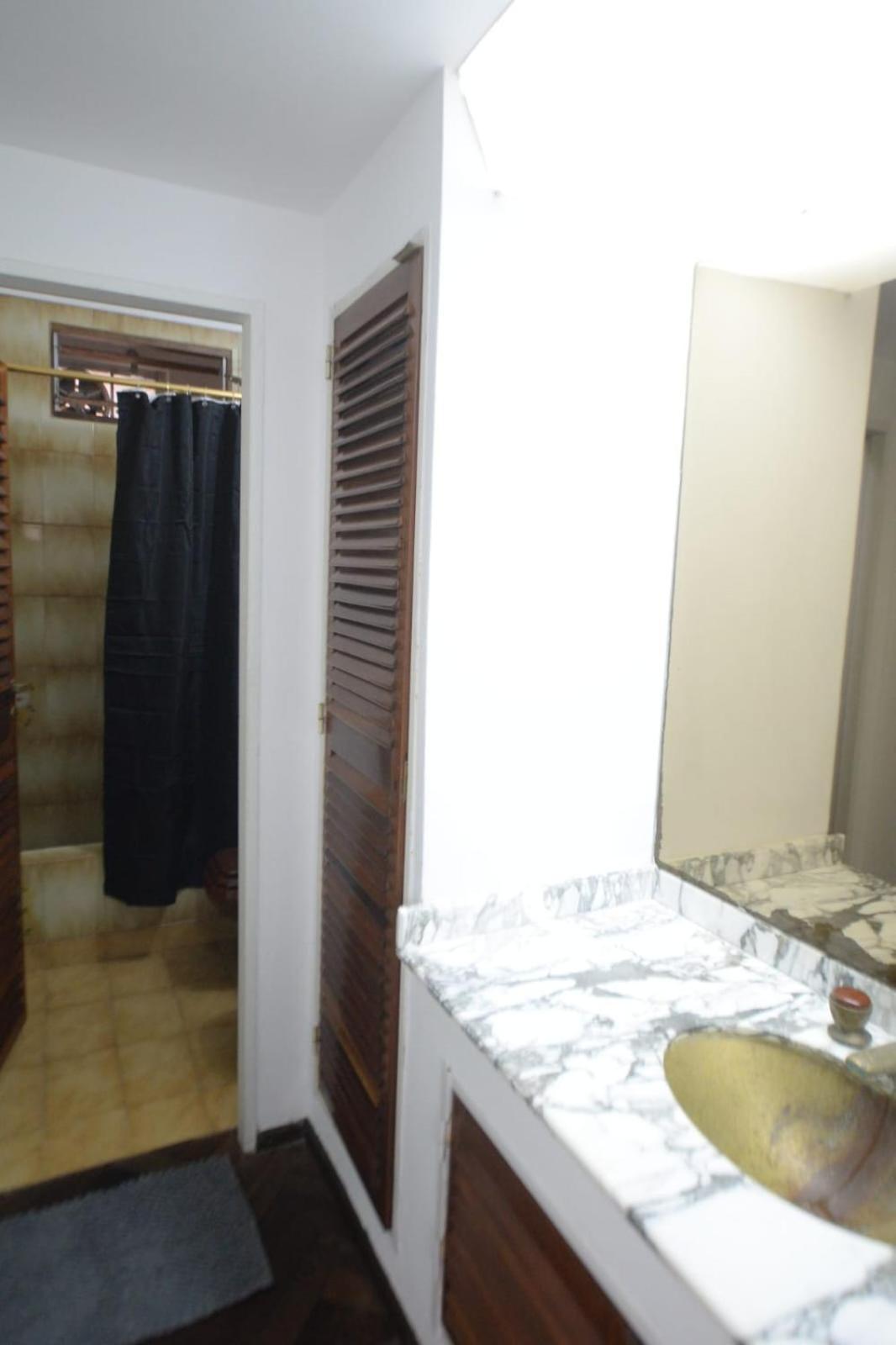 Apartment Departamento Hasta 8 Pesonas Frente A Plaza Colon Cento Estacionamiento