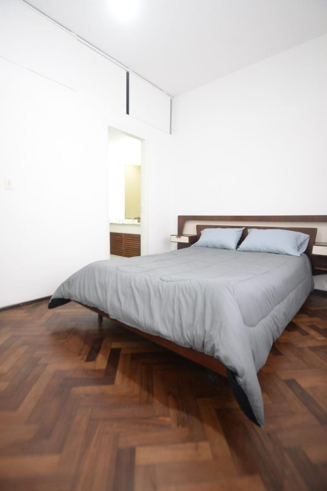 Apartment Departamento Hasta 8 Pesonas Frente A Plaza Colon Cento Estacionamiento *